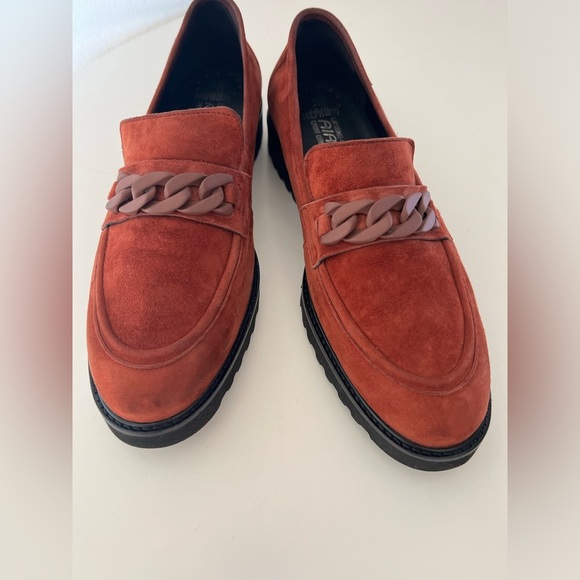 Mephisto Salka Rust Red Velvet Leather Slip-On Chain Detail Lug Sole Loafers - Picture 6 of 13
